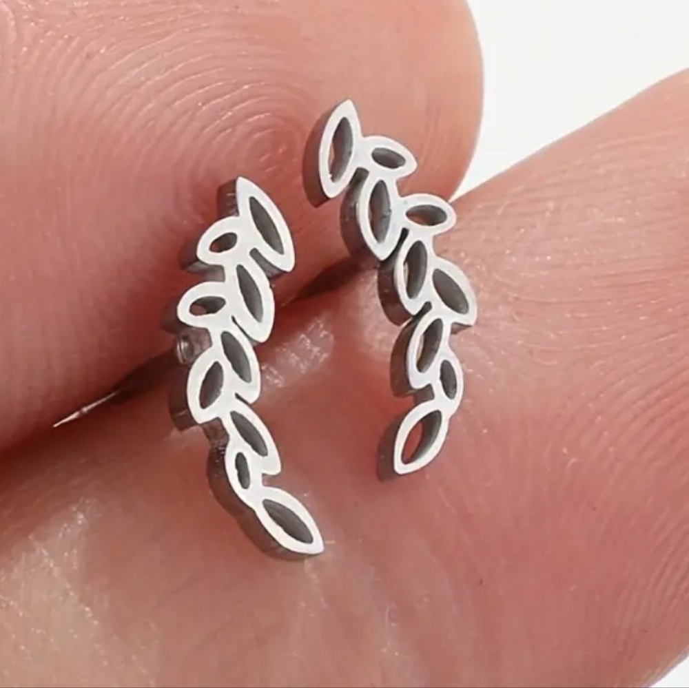Leaf Silver Plated 0.25 inch Earrings